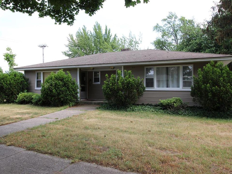 1st image of 214 E 25th St
