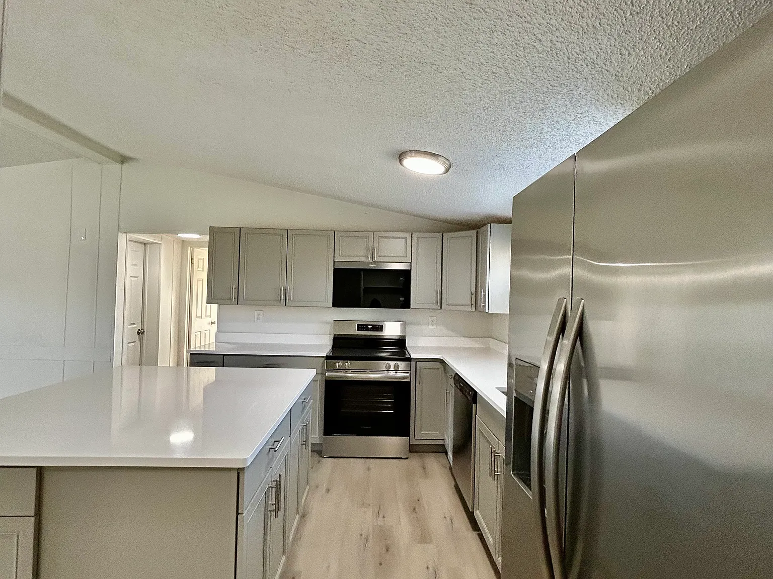 3 bed, 1456 sqft, $1,588 — Photo 4