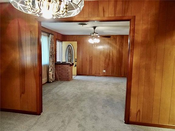 4th image of 2214 Orchid St