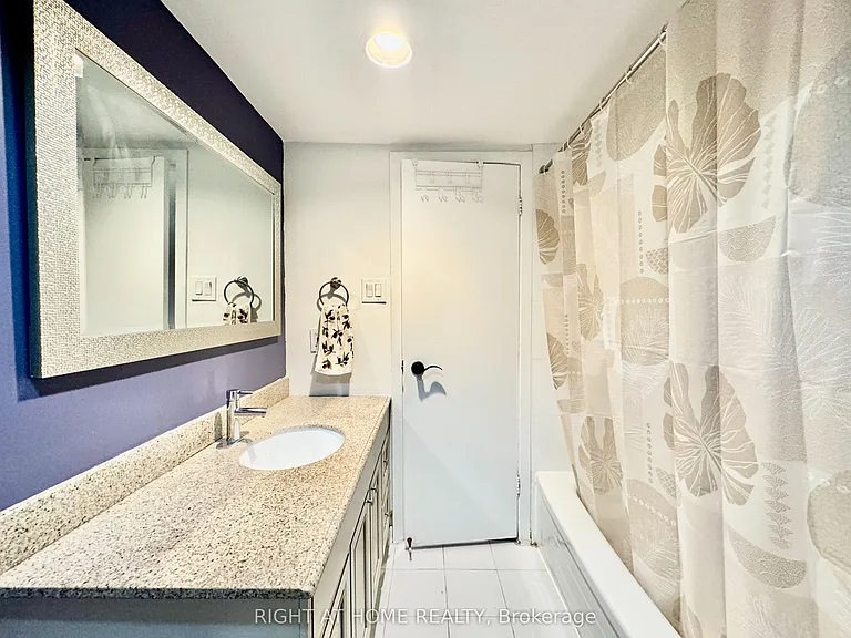 1196 Avenue Rd #BASEMENT — Photo 7
