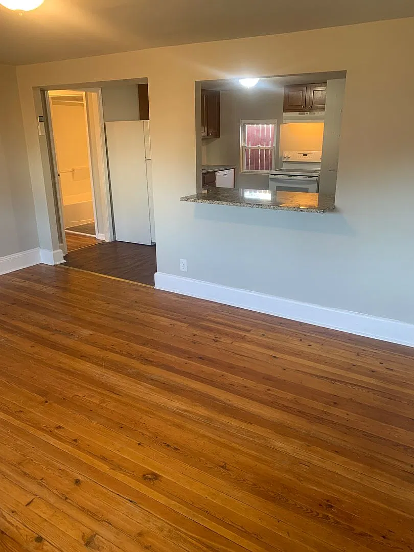 427 Sycamore Avenue — Photo 1
