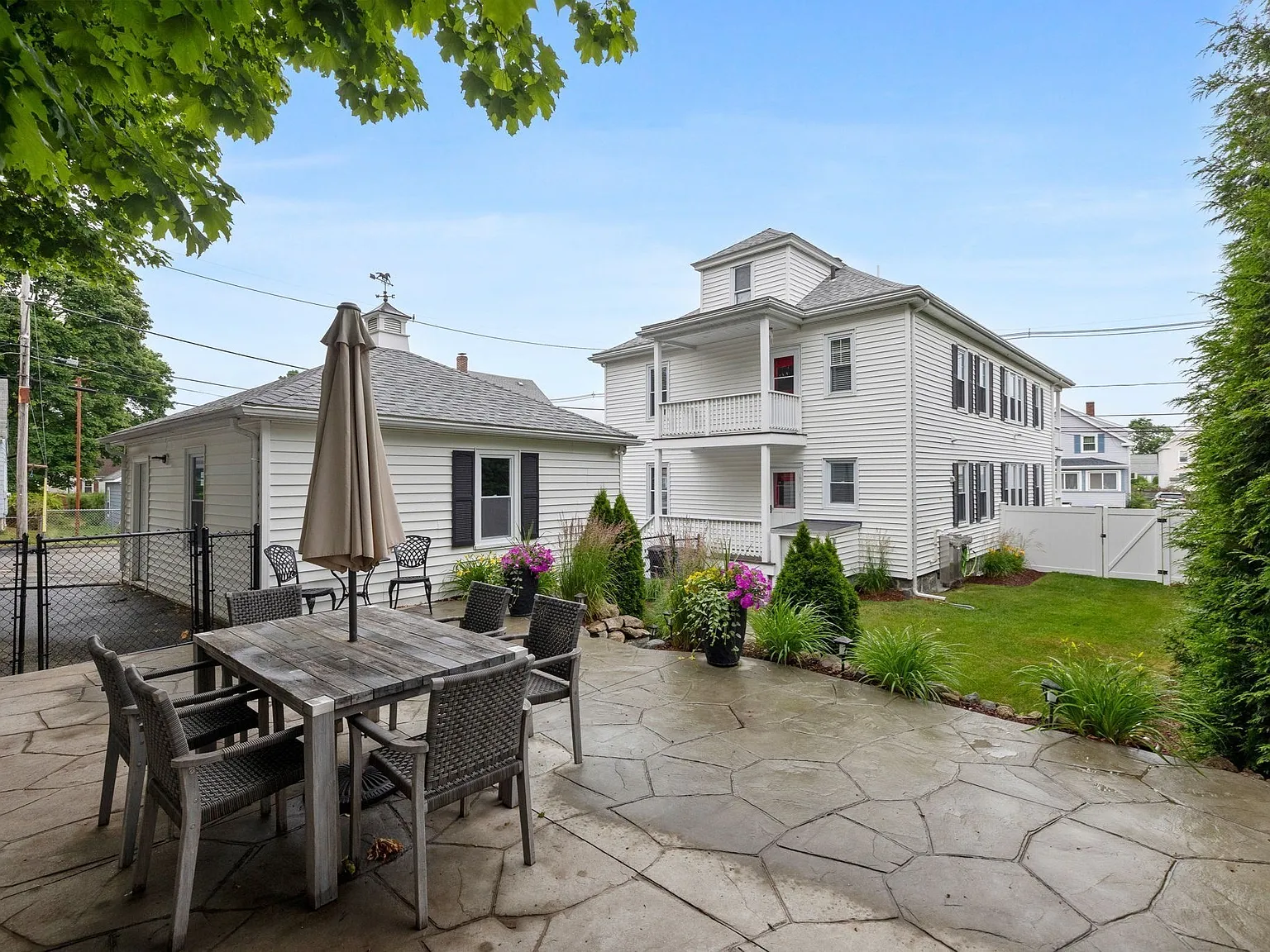 3 bed, 1.0 bath, 1500 sqft, $3,500 — Photo 3
