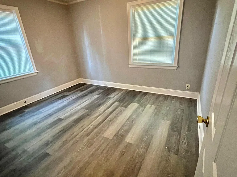 446 Plymouth Ave — Photo 7