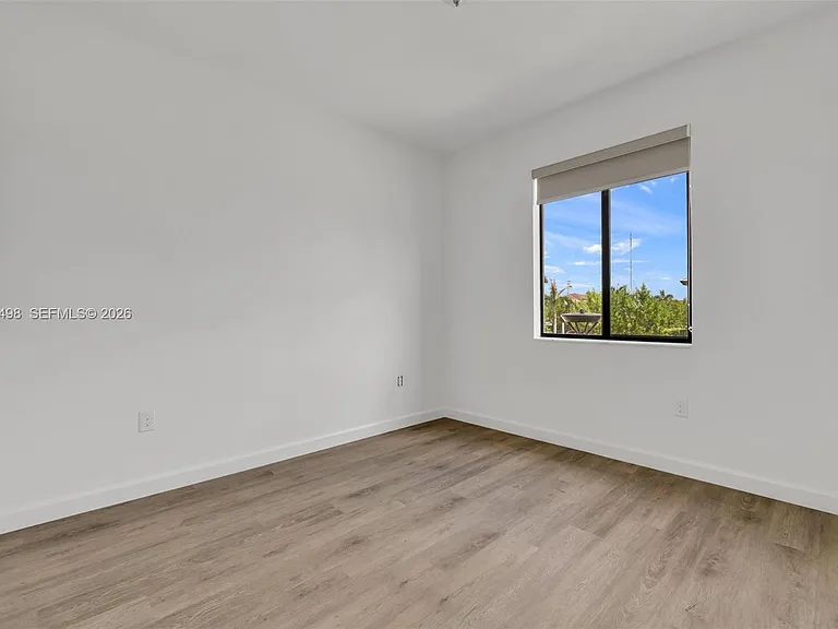 582 NE 207th St #582 — Photo 29