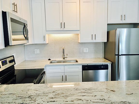 4th image of 1554 W Hollywood Ave #1554-203