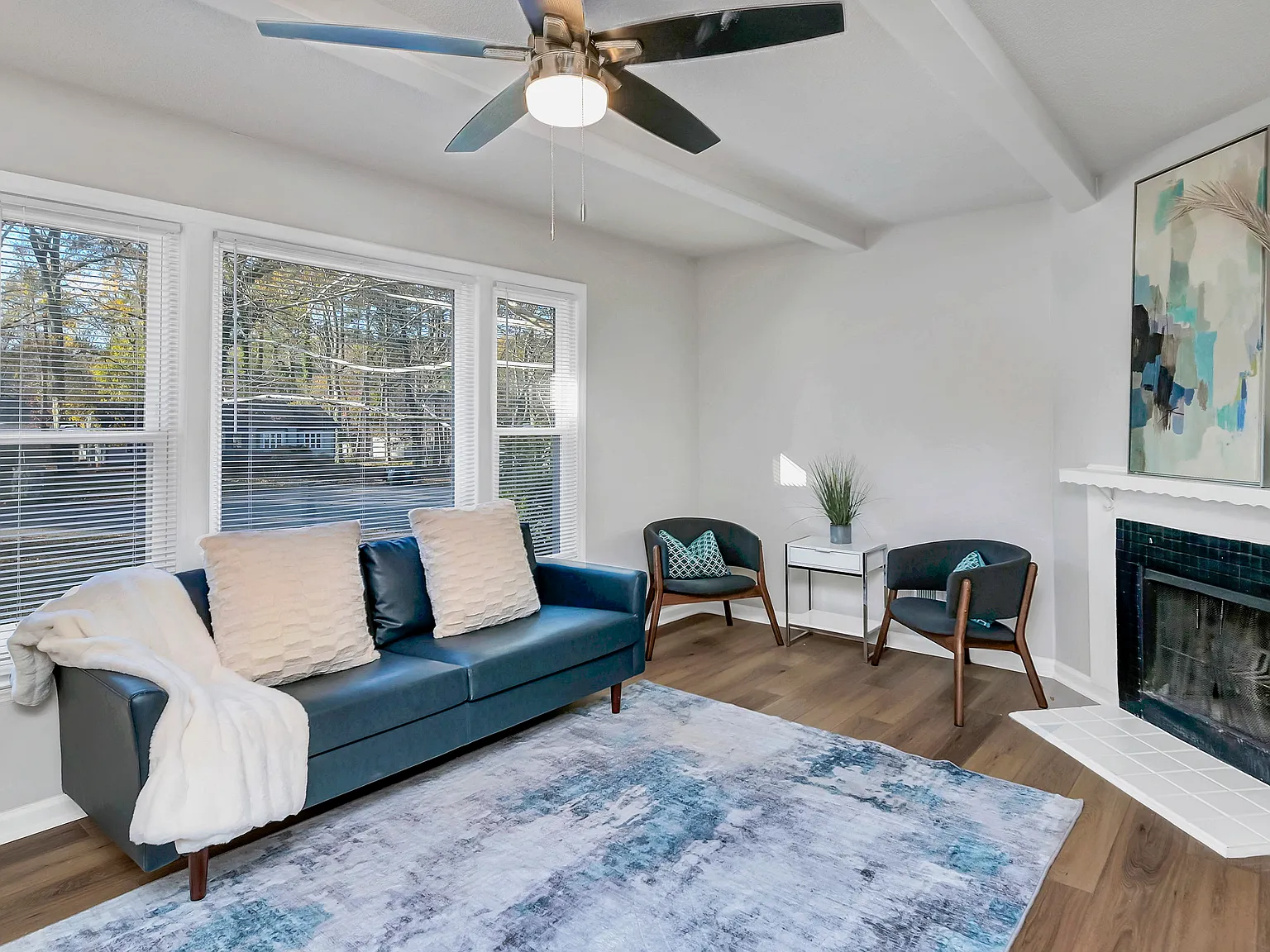 3 bed, 1300 sqft, $1,900 — Photo 4