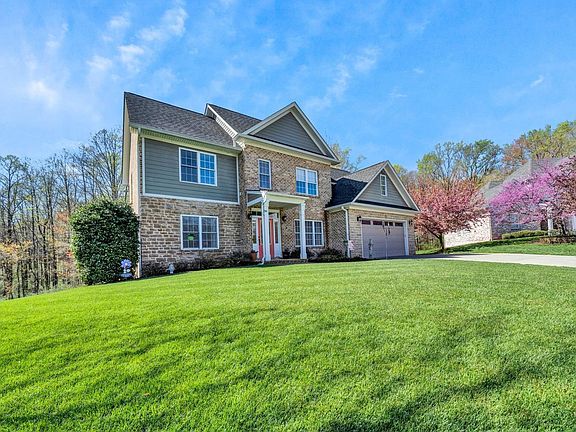 3rd image of 115 Amaya Dr