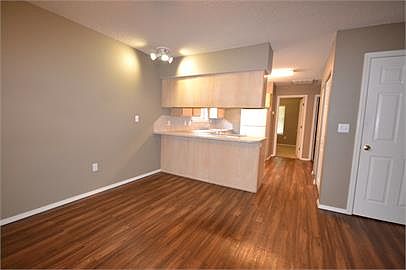 2nd image of 1621 N Leverett Ave APT 09
