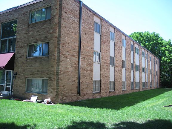 5th image of 729 8th Ave SE APT 7