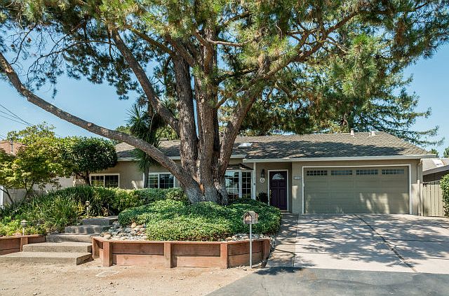 1st image of 10185 Lockwood Dr