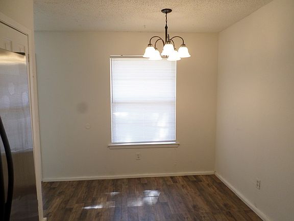4th image of 210 W Alene Dr