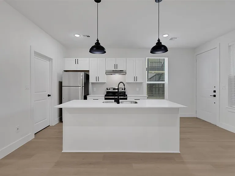 2613 Delafield St #2 — Photo 9