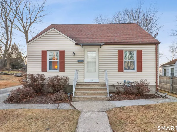 125 Macarthur Drive, Waterbury, CT 06704