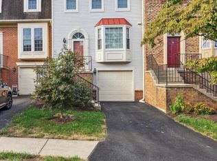 4227 Sleepy Lake Dr, Fairfax, VA 22033
