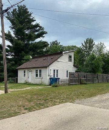1st image of 412 Oakwood St