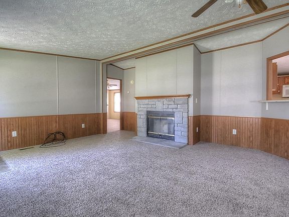 3rd image of 124 Willow Pointe Dr