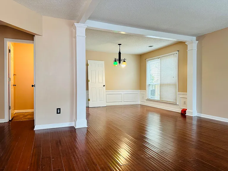 4208 Pentworth Ln NW — Photo 6