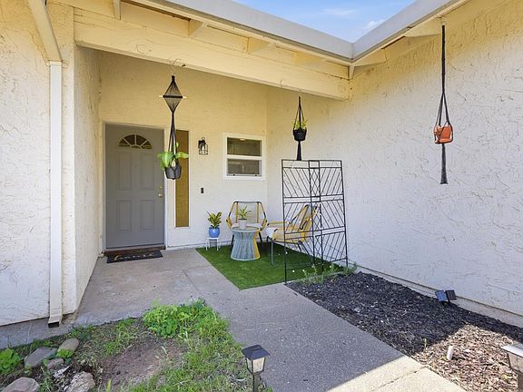 2nd image of 7709 Milldale Cir