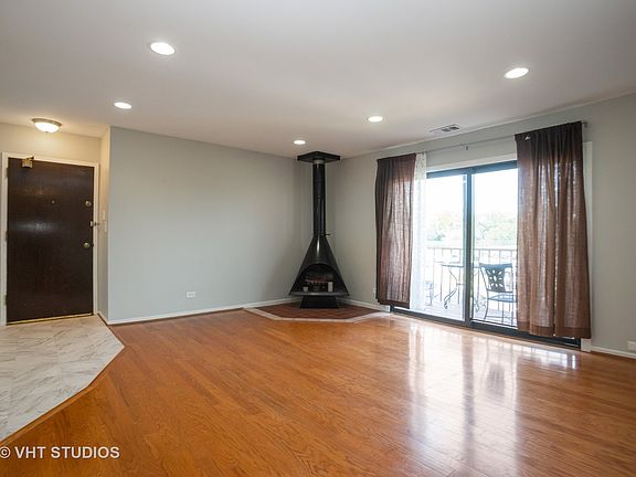 2nd image of 727 Killarney Ct APT 2A