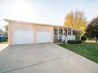 1104 5th St NW, Kasson, MN 55944