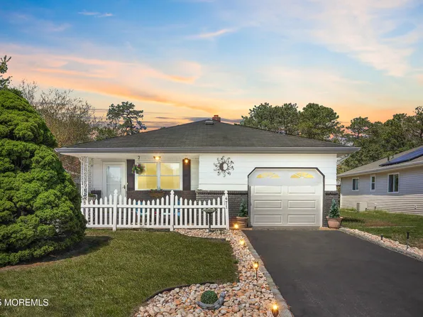 471 Saint Thomas Drive, Toms River, NJ 08757
