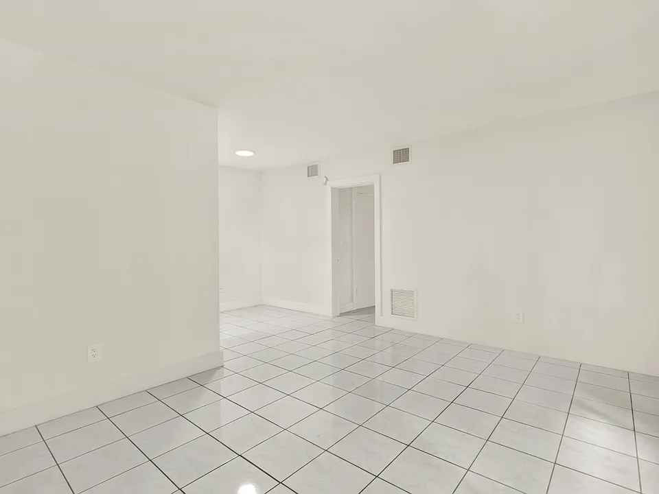 223 Antilla Ave #1
