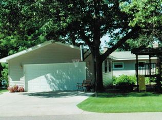 8495 S Pinepoint Dr, Newaygo, MI 49337
