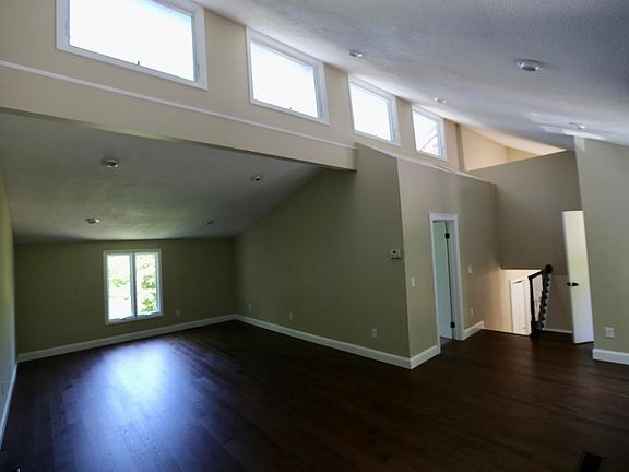 4th image of 70 Chambers Rd