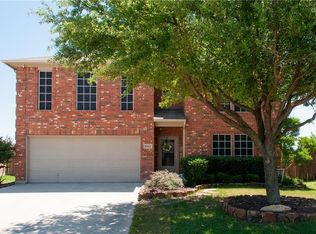 10468 Evening View Dr, Fort Worth, TX 76131