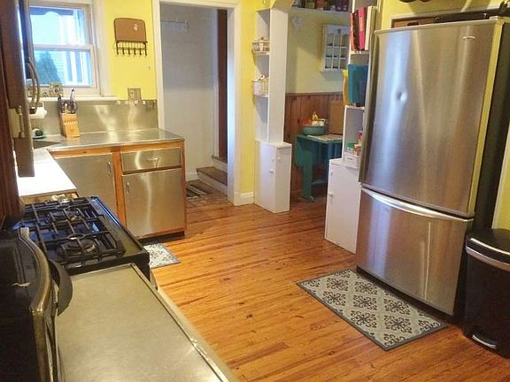 5th image of 251 Manhattan Ave