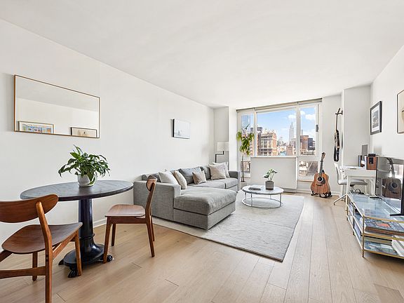 5th image of 1 Irving Pl APT G20c