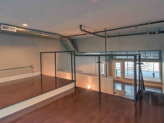 5th image of 210 Walnut St #10465325