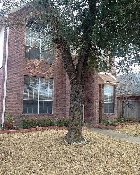 1st image of 1506 Foxwood Dr