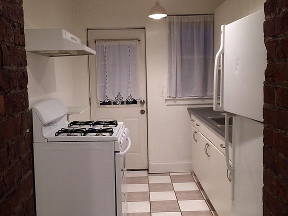 Kitchen with brand new range