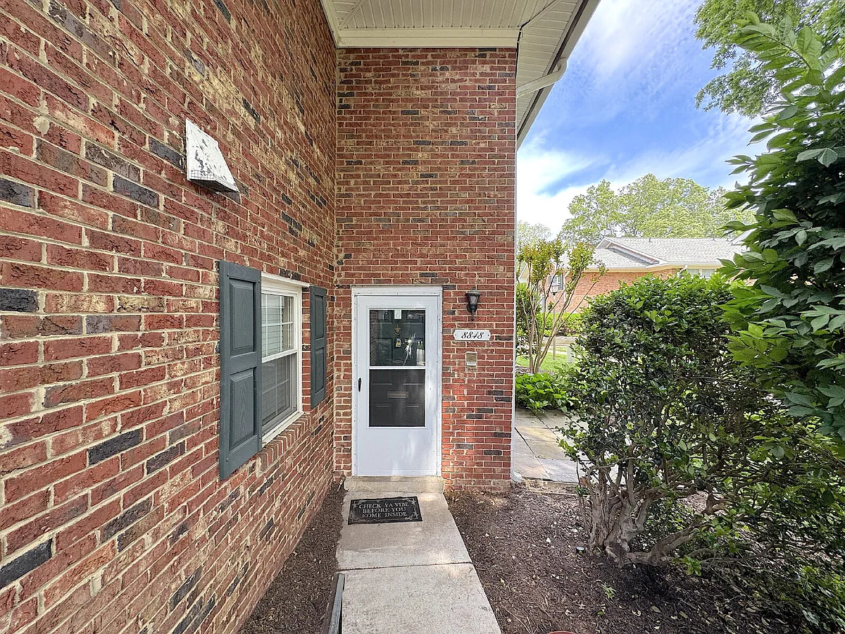 Building Photo - 8848 Walutes Cir #E