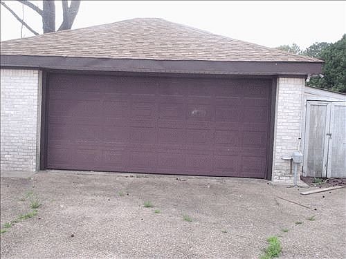 DETACHED GARAGE