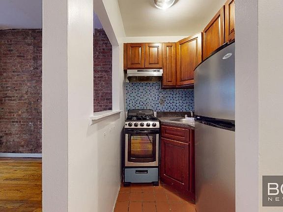 5th image of 249 W 26th St #5A