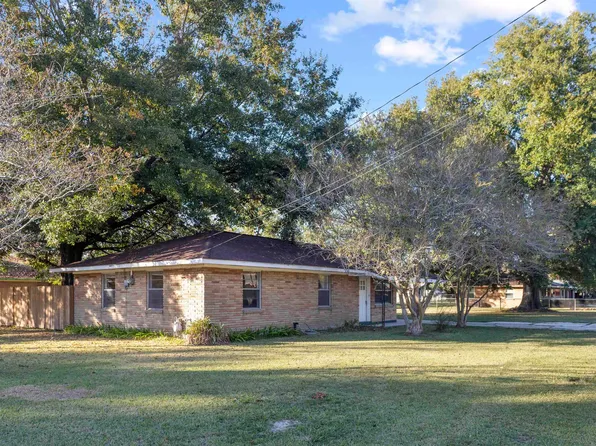 901 Patricia St, Baker, LA 70714