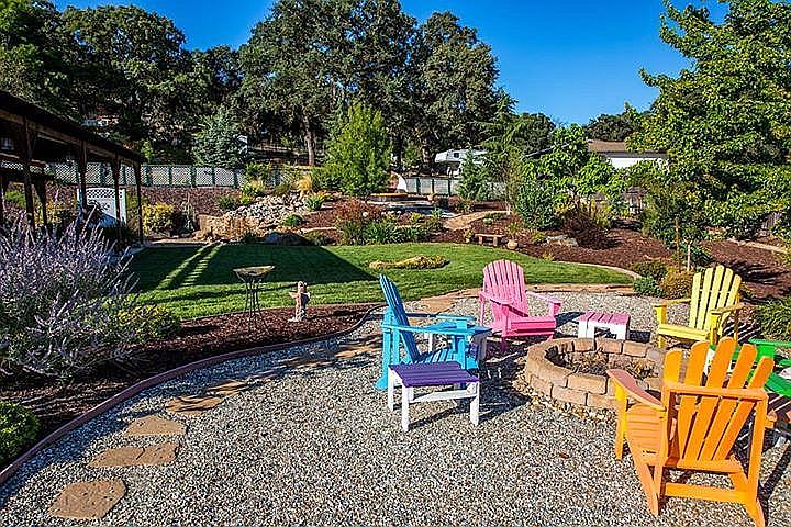 2nd image of 2062 Hartvickson Ln