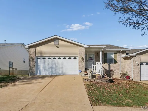 313 Oak Ridge Pkwy, Arnold, MO 63010