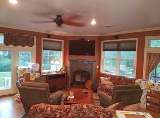 265 Schoeneck Ave, Nazareth, PA 18064
