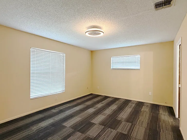 889 Hendry Dr — Photo 9