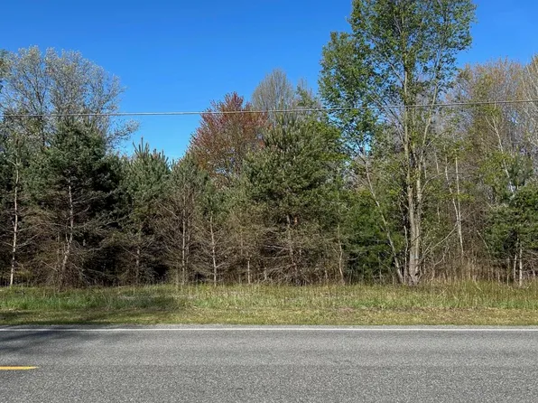 11909 Long Lake Dr NW, Sparta, MI 49345