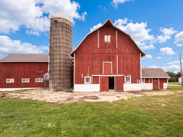 10717 N Us Highway 14, Harvard, IL 60033