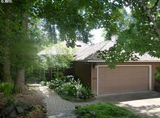 5490 Royal Oaks Dr, Lake Oswego, OR 97035