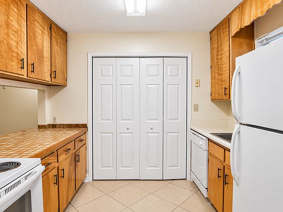 3rd image of 4779 Leah Ln #4777