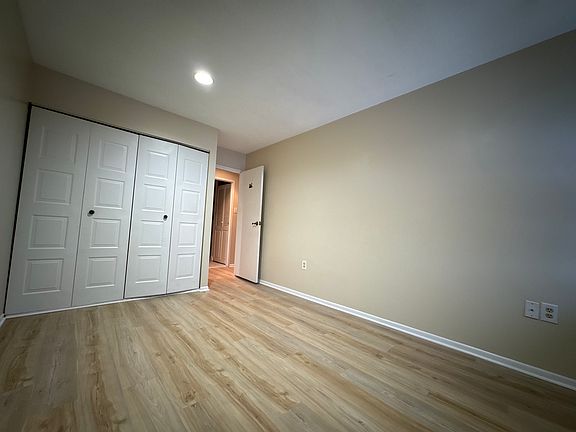 4th image of 24 Ashley Ct