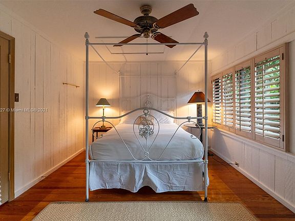 3rd image of 3675 Park Ln