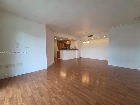 10755 SW 108th Ave APT 204, Miami, FL 33176