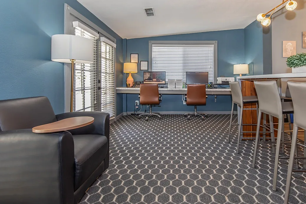 Oak View Apartments — Photo 4